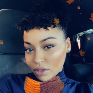 Meet your Posher, Maia